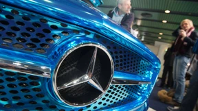 Daimler kappt Gewinnprognose für 2013