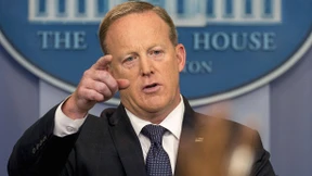 Spicer schlägt mit Medienschelte zurück