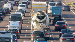 Auf deutschen Straßen fahren immer mehr Autos