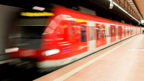 Polizei stoppt betrunkenen S-Bahn-Fahrer nach Chaostrip in Stuttgart