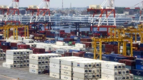 Heftigster Exporteinbruch seit zehn Jahren