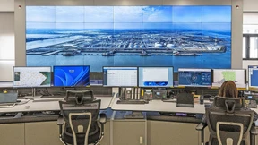 Ein Raumschiff in den Reisfeldern