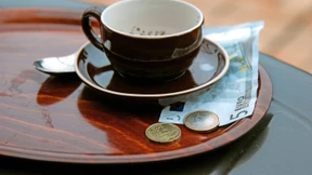 Das „Stimmt so“ stirbt in Deutschland aus