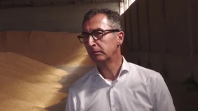 Özdemir verspricht Geld für Tierarzei und Labortechnik