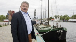 Fragt ihn was! Ganz egal was!