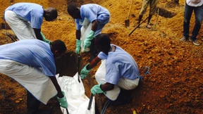 Erster Ebola-Infizierter kommt nach Europa