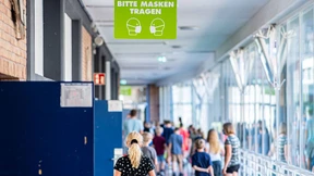 Mehrere Schulen wegen Corona-Fällen wieder dicht