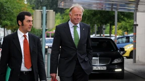 Trittin fordert mehr Polizisten