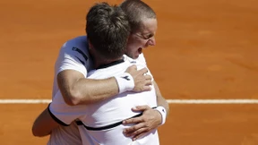 Tennis-Herren schwer erleichtert