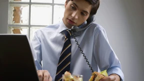 Flüchten die Väter ins Büro?