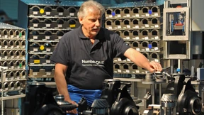 Firmen beschäftigen mehr Ältere