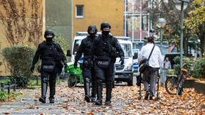 Spezialkräfte nehmen Clan-Mitglieder fest