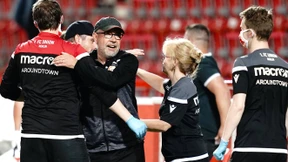 Berliner Parkplatz-Party mit Fans