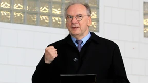 Umfrage sieht Haseloff vorn