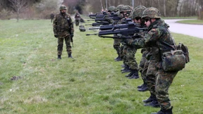 Bundeswehr zieht Helme aus dem Verkehr