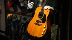 Kurt-Cobain-Gitarre erzielt mehr als sechs Millionen Dollar