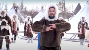 Jeder soll die Sprache des Sieges sprechen