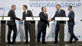 Demonstrativer Schulterschluss