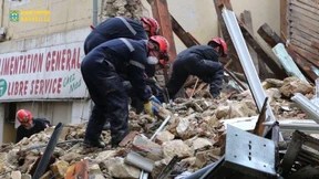 Mehrere Tote nach Einsturz von Häusern geborgen