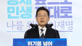 Politiker verspricht kostenlose Behandlungen gegen Haarausfall