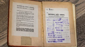 Buch nach mehr als 70 Jahren zurück in Bücherei