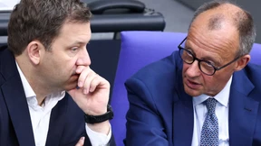 Klingbeil hält an globaler Mindeststeuer in Europa fest