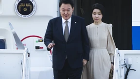 Südkoreas First Lady Kim Keon Hee im Dior-Taschen-Skandal befragt