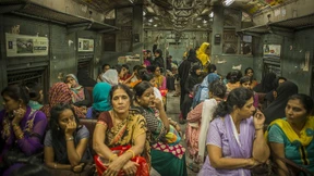 Täter vergewaltigen dieselbe Frau abermals nach drei Jahren 