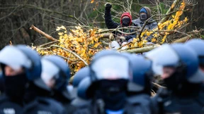 Hunderte protestierten im Dannenröder Forst