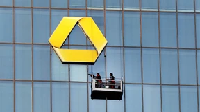 Cerberus fletscht die Zähne