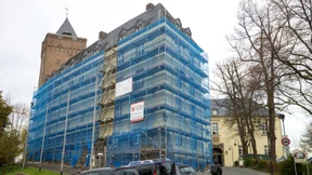 Mordverdächtiger flieht durch Toilettenfenster