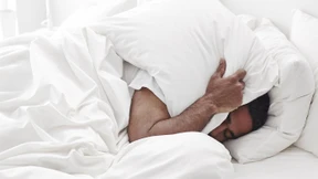 Wie das richtige Essen beim Einschlafen hilft