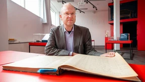 Nazi-Beute in den Regalen