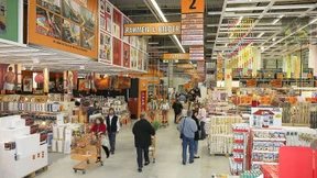 Hornbach bietet Amazon die Stirn