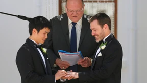 Oberstes Gericht nimmt Homo-Ehe zurück