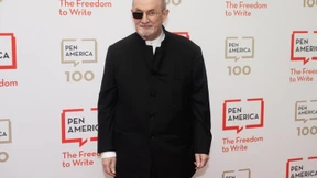 Salman Rushdie erstmals nach Messerattacke aufgetreten