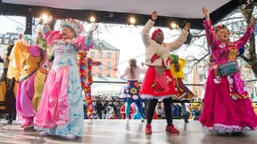 Stürmische Show der Marktweiber