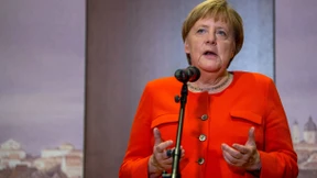 Merkel will „Lage neu bewerten“