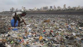 Indonesien holt sich gegen Plastik Hilfe von oben