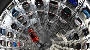 VW verkauft weniger Autos