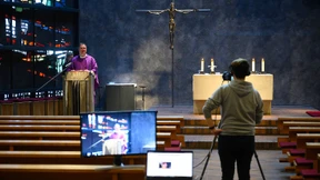 Gott ist mit euch, jetzt auch online