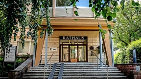 Drei Blöcke für das neue Adlerkarree