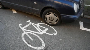 Fast 100.000 Online-Anzeigen gegen Falschparker in Frankfurt