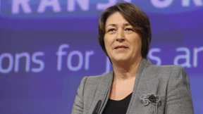 EU-Kommission fordert Ein-Euro-Wasser an Flughäfen