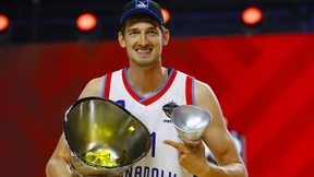 Pleiß feiert den Schmerz weg