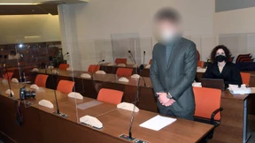 Tränenreiches Geständnis im Prozess um koksende Polizisten