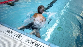 DLRG warnt: Rettungsschwimmer fehlen, Schwimmunterricht fällt vielerorts aus