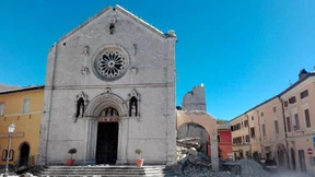 Benedikts Kirche in Nursia liegt in Trümmern