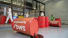 Greenpeace protestiert vor DWS-Zentrale