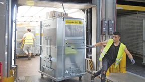 Ein Paketstapel bis zum Mond